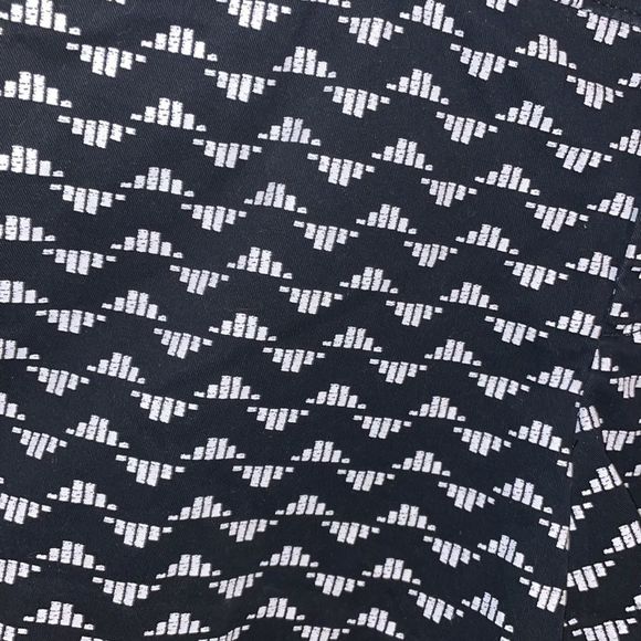 •OLD NAVY•BLACK/WHITE PATTERNED "PIXIE" SHORTS SIZE 4 - Picture 5 of 8